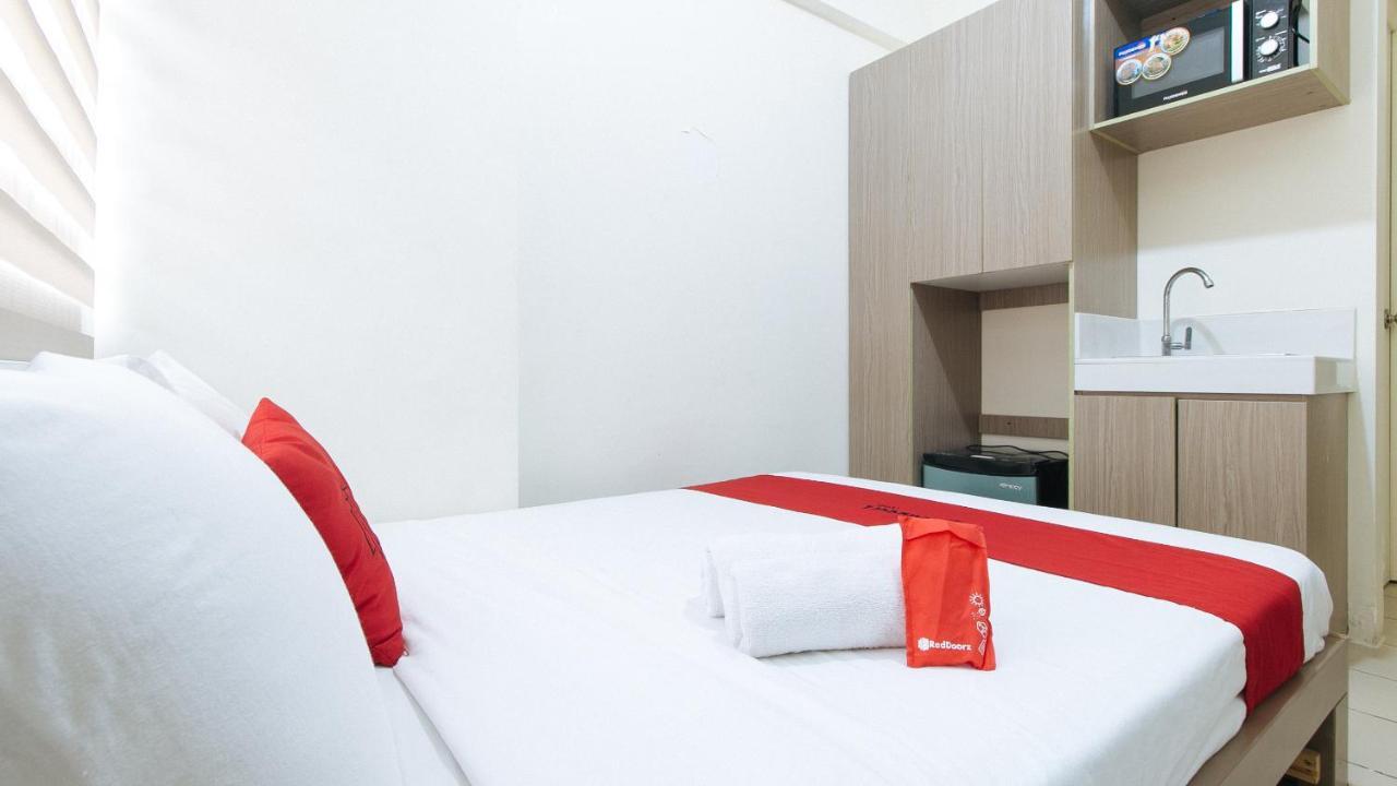 Reddoorz Plus @ Urban Deca Tower Edsa 2 Mandaluyong Exterior foto